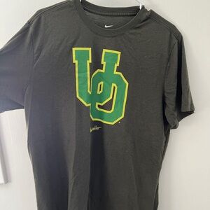 Nike Oregon Men's Black T-Shirt with Green Logo